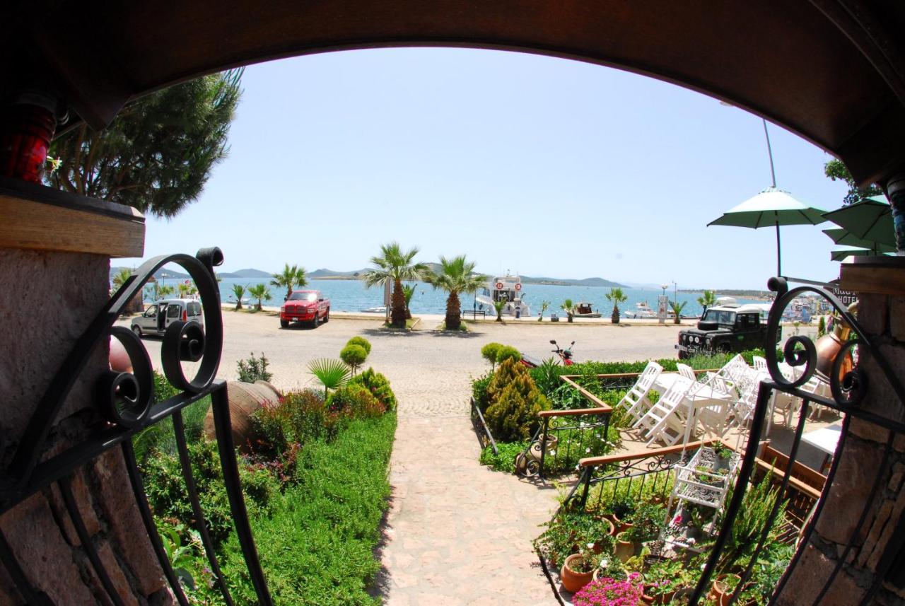 Aliye Hanim Hotel Ayvalı Exterior foto